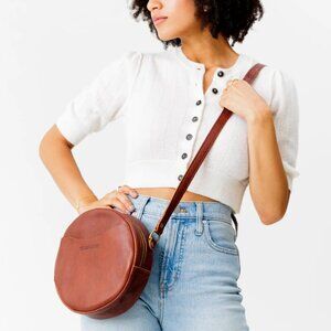 Portland Leather Cirle 9" Crossbody in Nutmeg